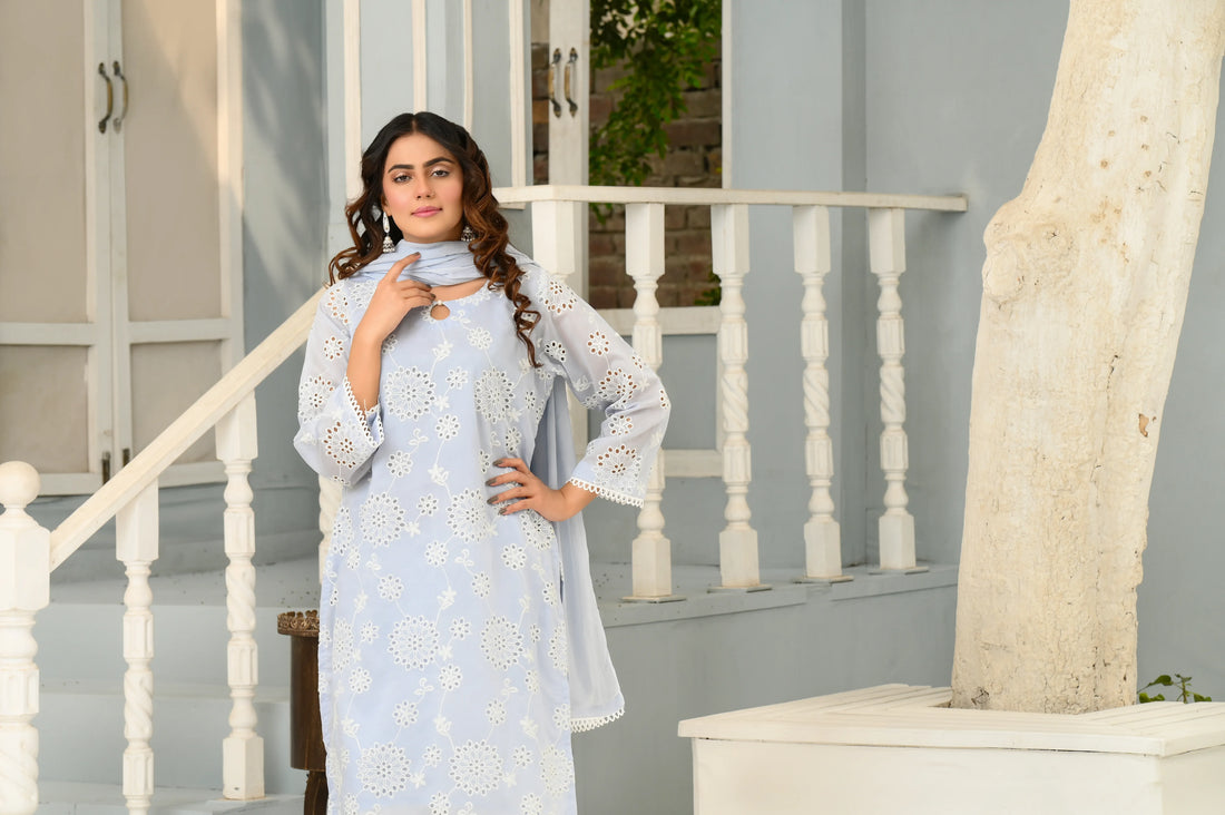 The Art of Minimalism: Why Less is More in Modern Pakistani Fashion